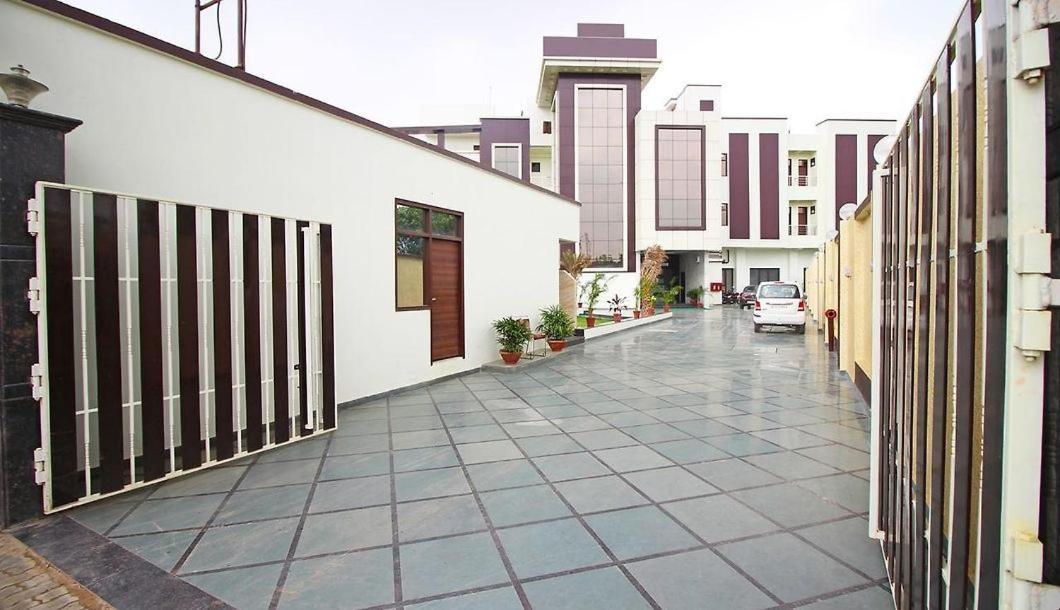 אגרה Hotel Opal Courtyard מראה חיצוני תמונה
